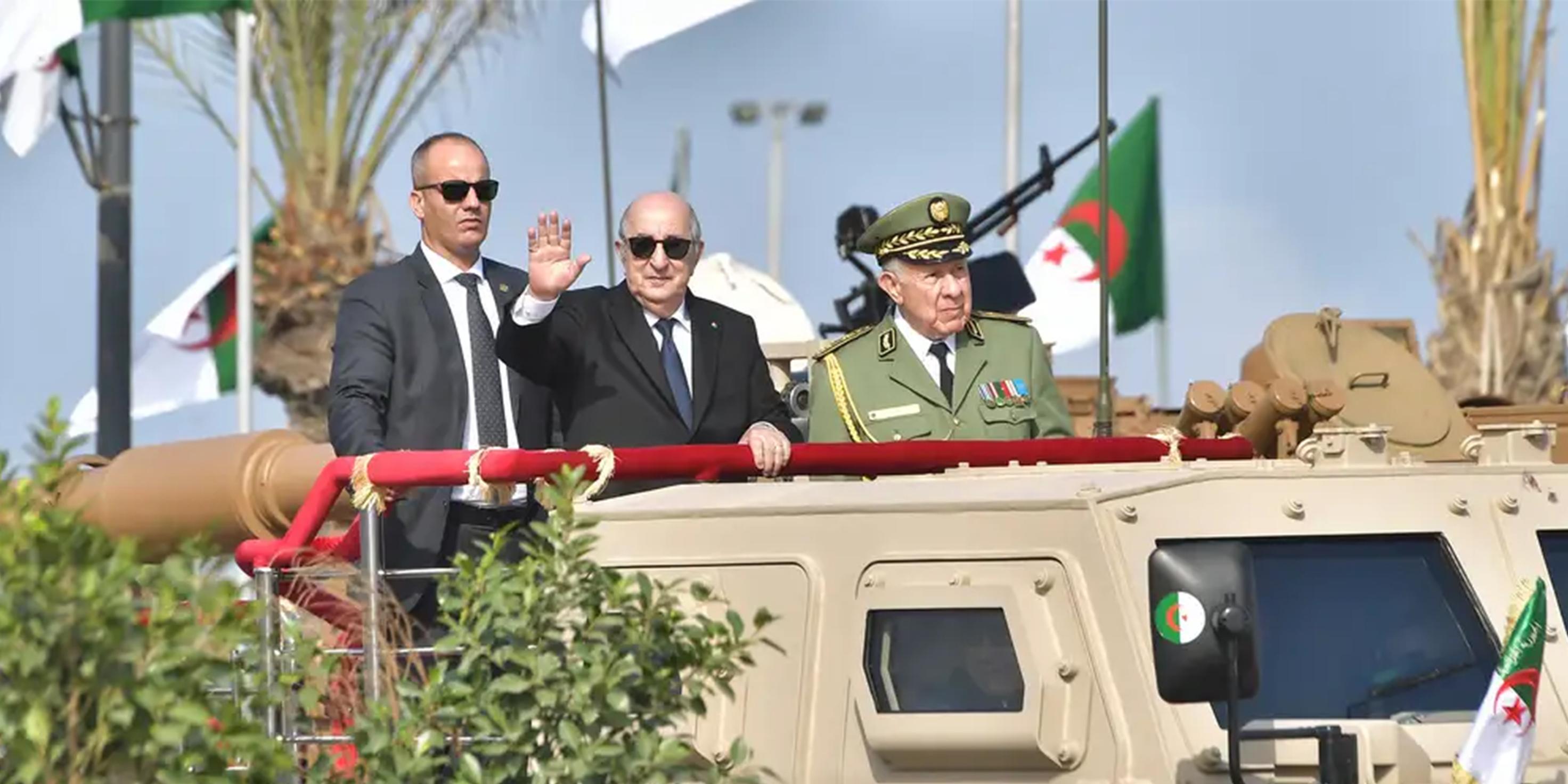 ما رسائل العرض العسكري الضخم للجيش الجزائري؟
