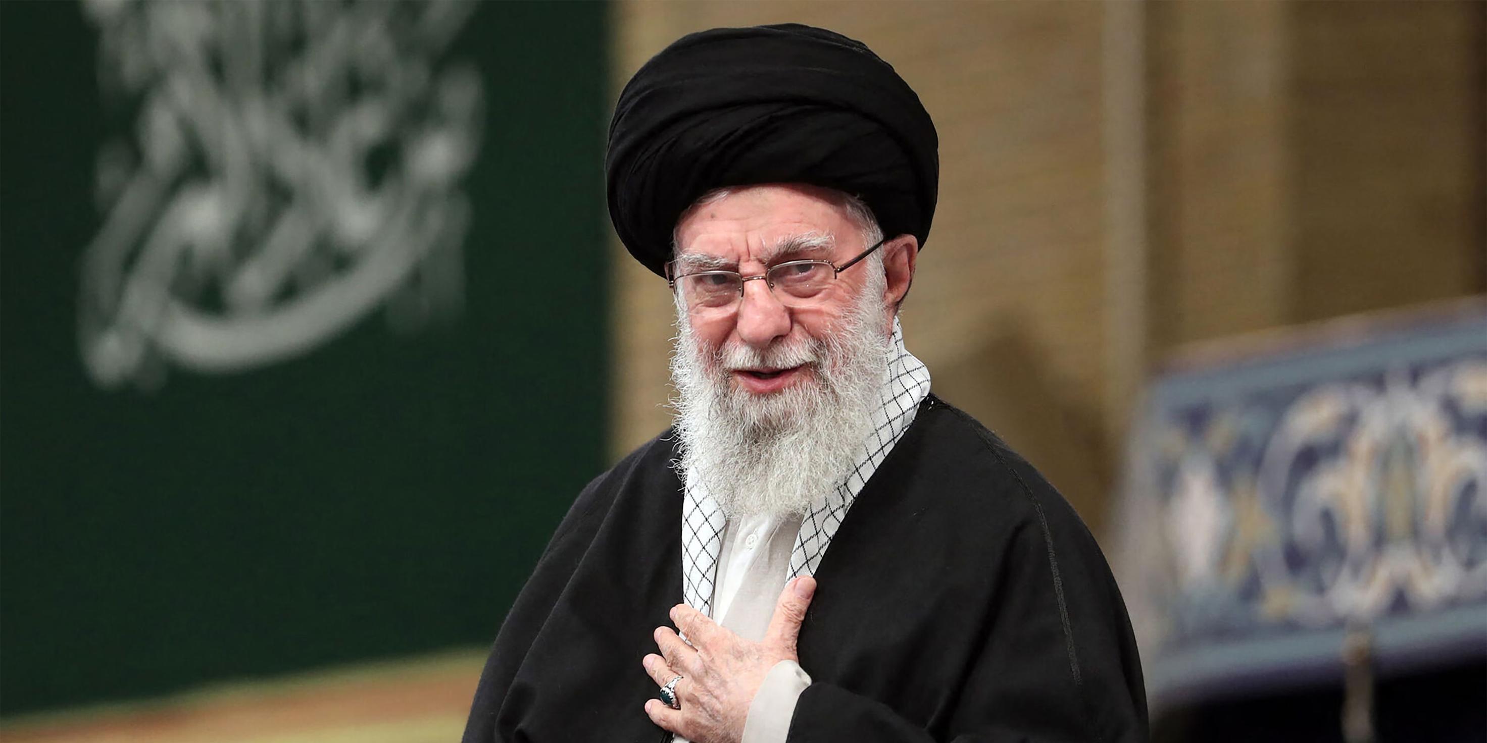 لماذا يتبنى خامنئي نهجاً متشدداً إزاء مفاوضات مسقط؟